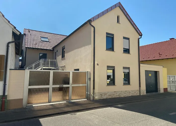 1-6 Personen - Parkplatz - Terrasse - Kueche - Wlan - Balkon *