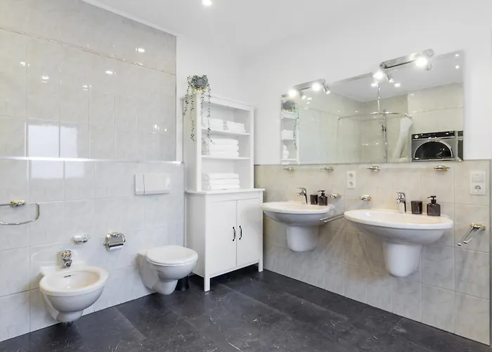 1-6 Personen - Parkplatz - Terrasse - Kueche - Wlan - Balkon * Haßloch