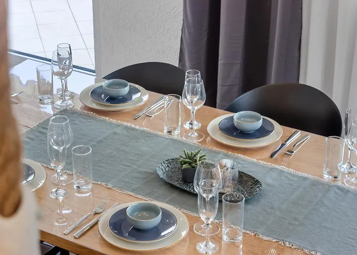 1-6 Personen - Parkplatz - Terrasse - Kueche - Wlan - Balkon *